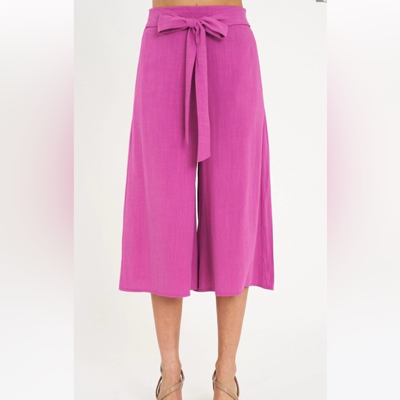 28 FABULOUS TIE KNOT LINEN CAPRI PANTS - Picture 3 of 6